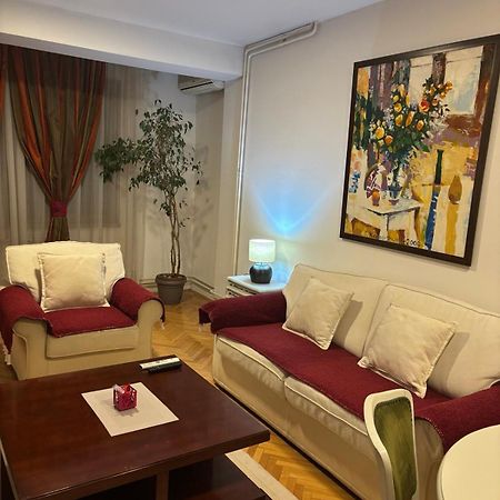 Lovely Square Apartment Purple Velvet Skopje Eksteriør billede