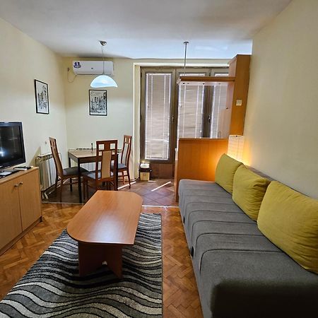Lovely Square Apartment Purple Velvet Skopje Eksteriør billede