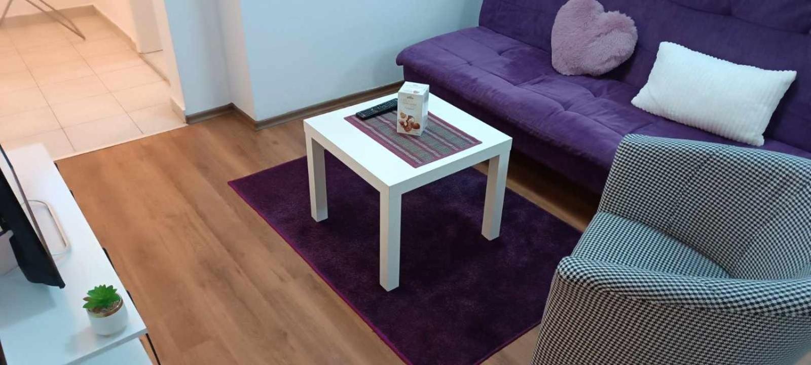 Lovely Square Apartment Purple Velvet Skopje Eksteriør billede
