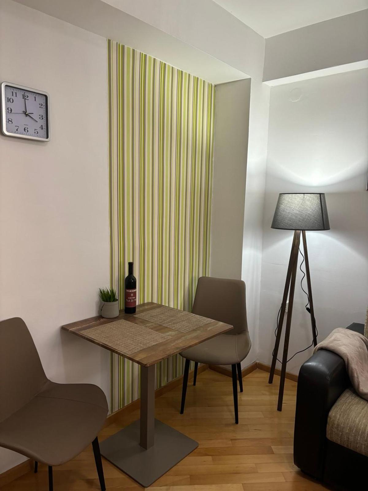Lovely Square Apartment Purple Velvet Skopje Eksteriør billede