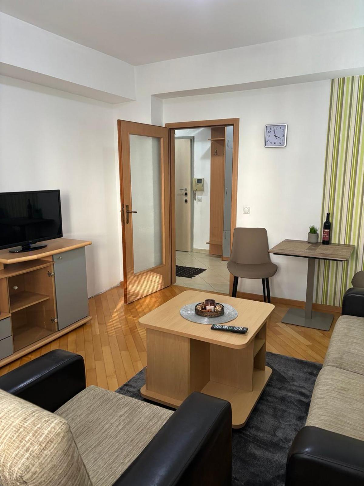 Lovely Square Apartment Purple Velvet Skopje Eksteriør billede