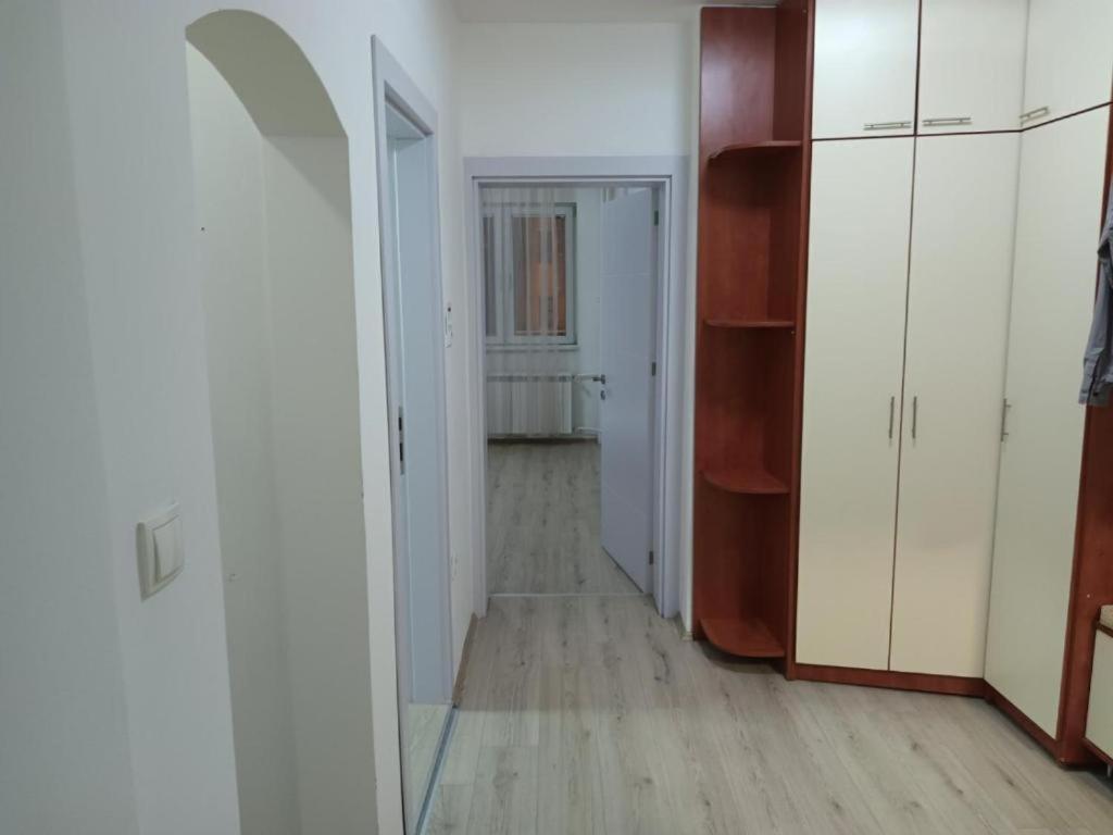 Lovely Square Apartment Purple Velvet Skopje Værelse billede