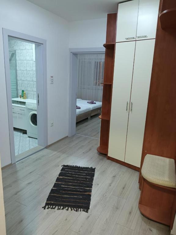 Lovely Square Apartment Purple Velvet Skopje Værelse billede