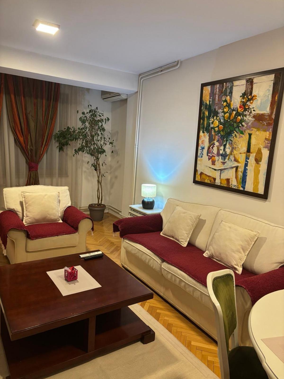 Lovely Square Apartment Purple Velvet Skopje Eksteriør billede