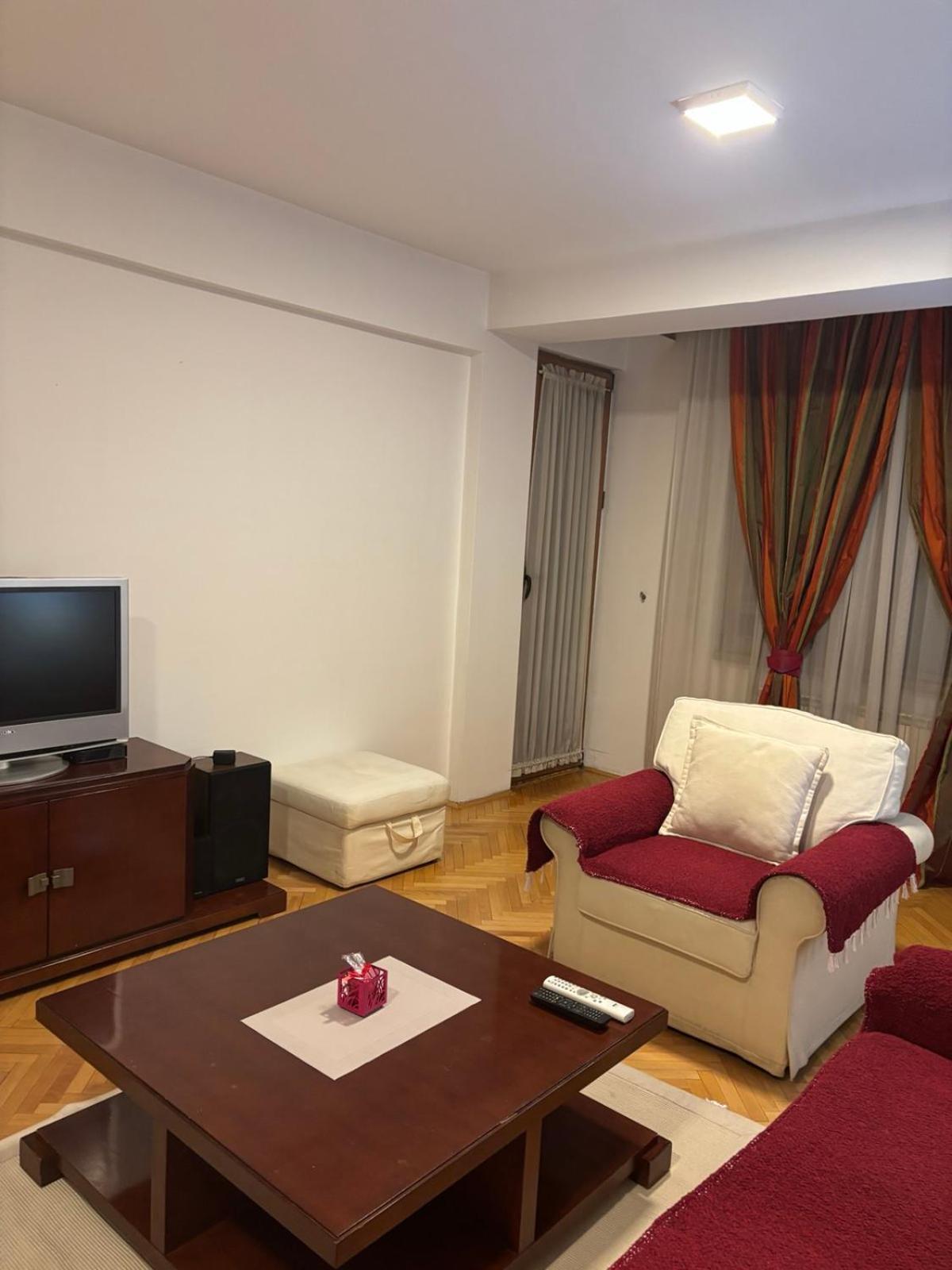 Lovely Square Apartment Purple Velvet Skopje Eksteriør billede