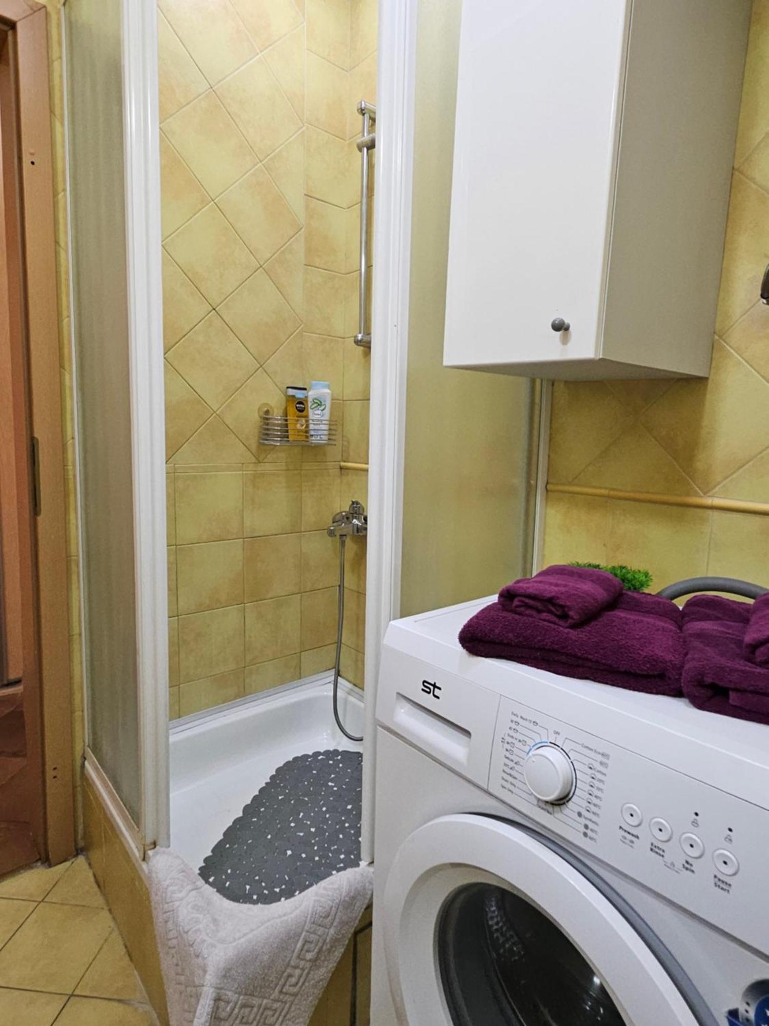 Lovely Square Apartment Purple Velvet Skopje Værelse billede