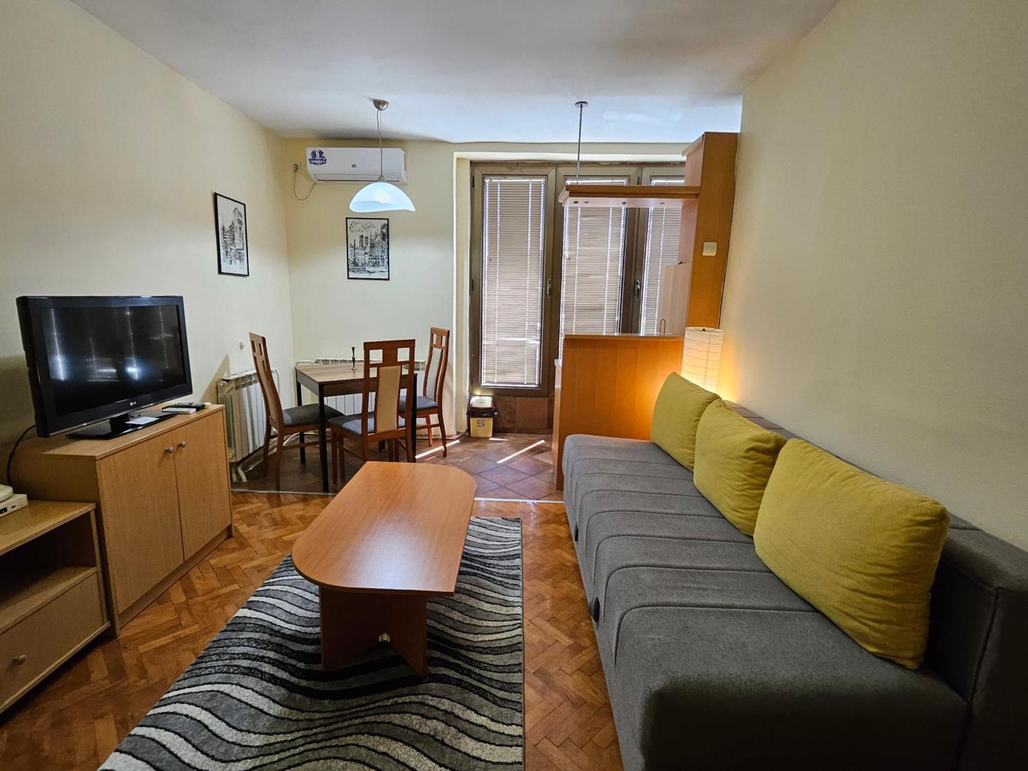 Lovely Square Apartment Purple Velvet Skopje Eksteriør billede